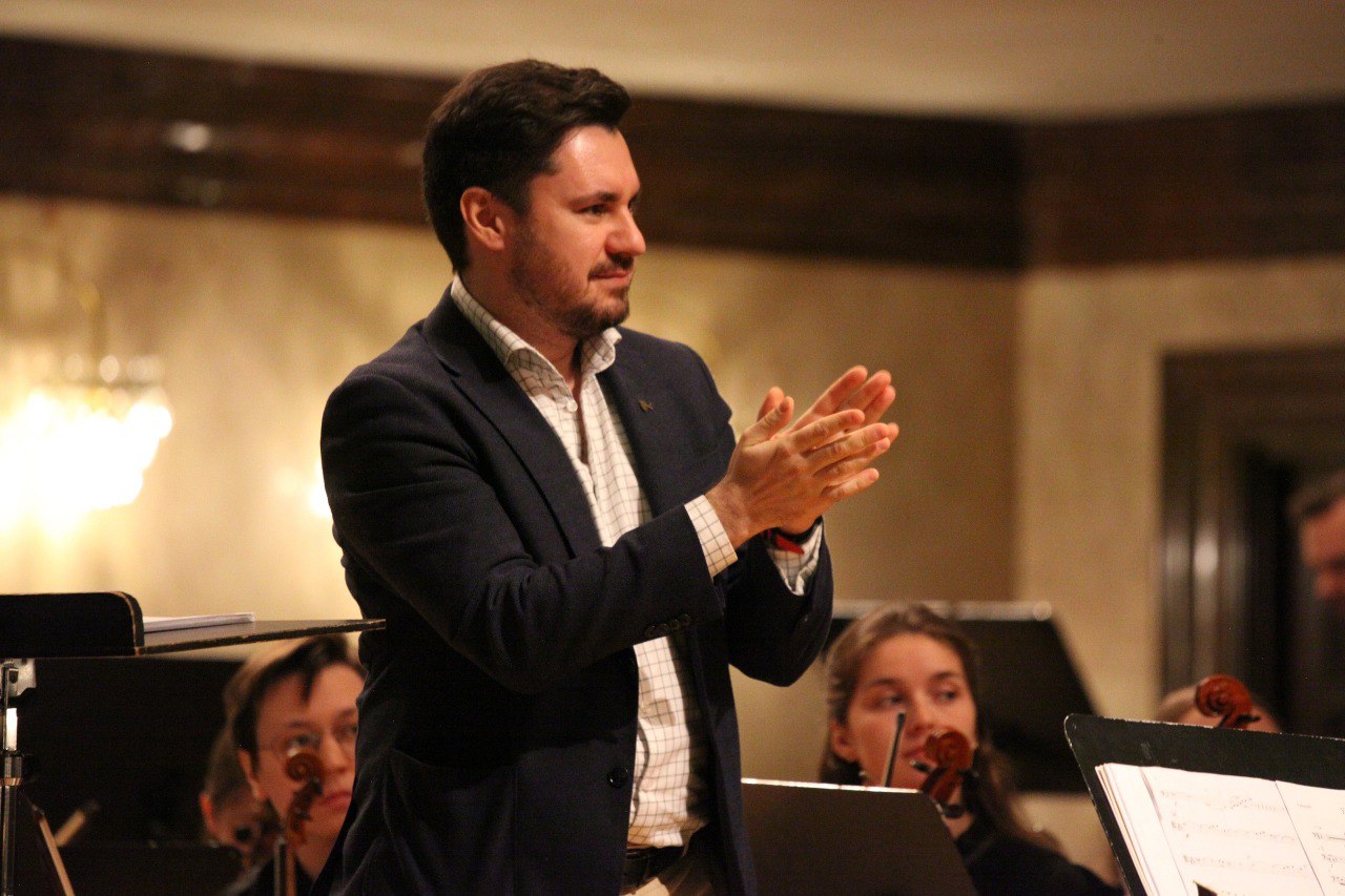 Новый сезон в «Искусство жить» откроется творческой встречей с Эльмиром Низамовым