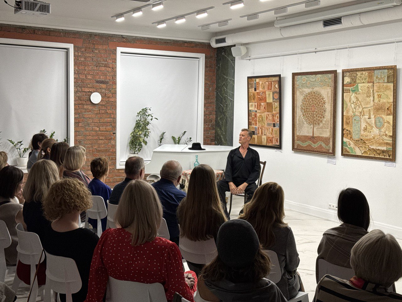 В «Искусство жить» состоялся показ моноспектакля Олега Попова «Москва кабацкая»