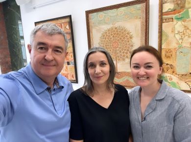 Нас окружают патриоты страны