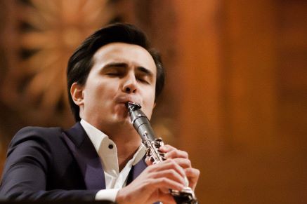 В канун гастролей симфонического оркестра Башкортостана в Татарстане в «Искусство жить» состоится встреча с директором оркестра Артуром Назиуллиным и главным дирижером Дмитрием Крюковым